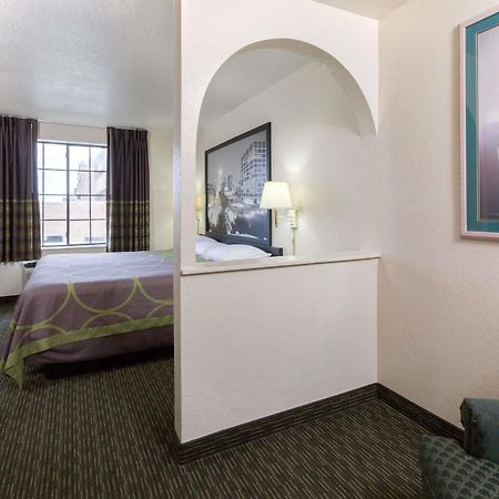 Hotel Super 8 By Wyndham Tulsa/Downtown/East Zewnętrze zdjęcie