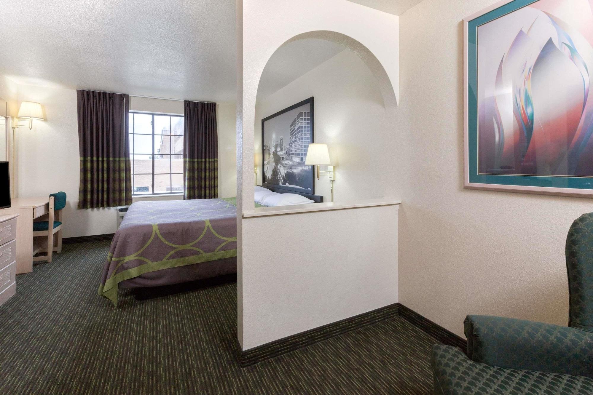 Hotel Super 8 By Wyndham Tulsa/Downtown/East Zewnętrze zdjęcie