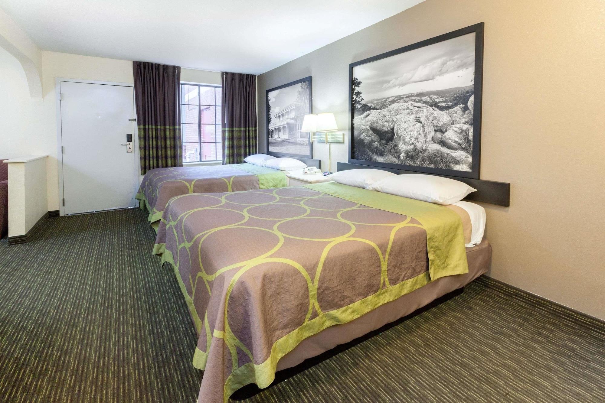 Hotel Super 8 By Wyndham Tulsa/Downtown/East Zewnętrze zdjęcie